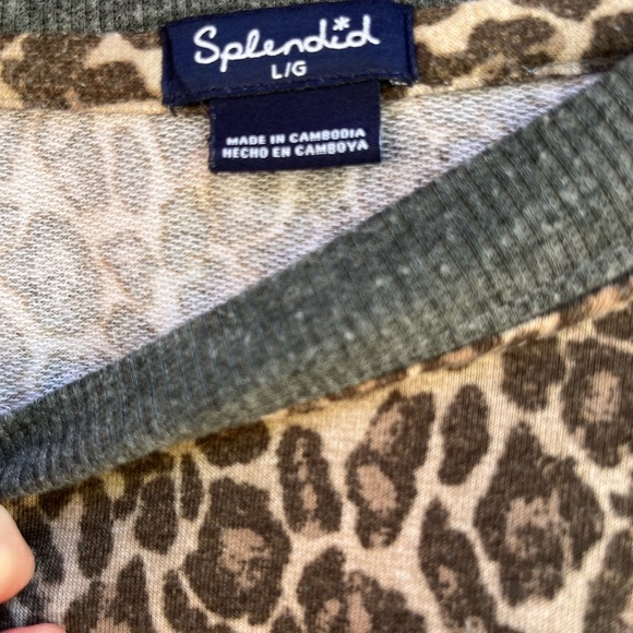 Splendid leopard print crew neck long sleeve top , Size Large ( b3) - Picture 9 of 9